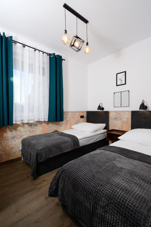 Apartamenty Prestige 莱鲍 外观 照片