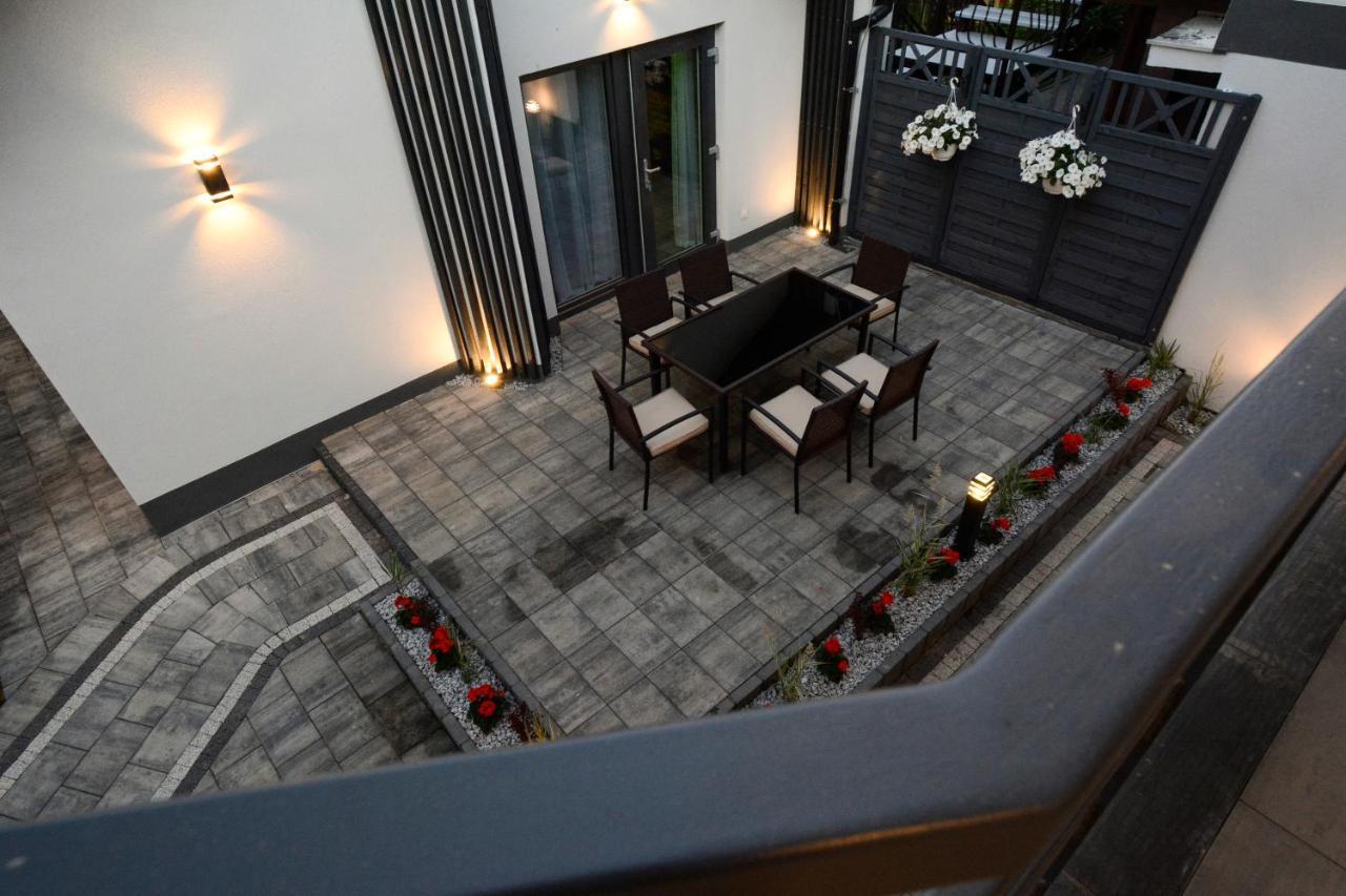 Apartamenty Prestige 莱鲍 外观 照片