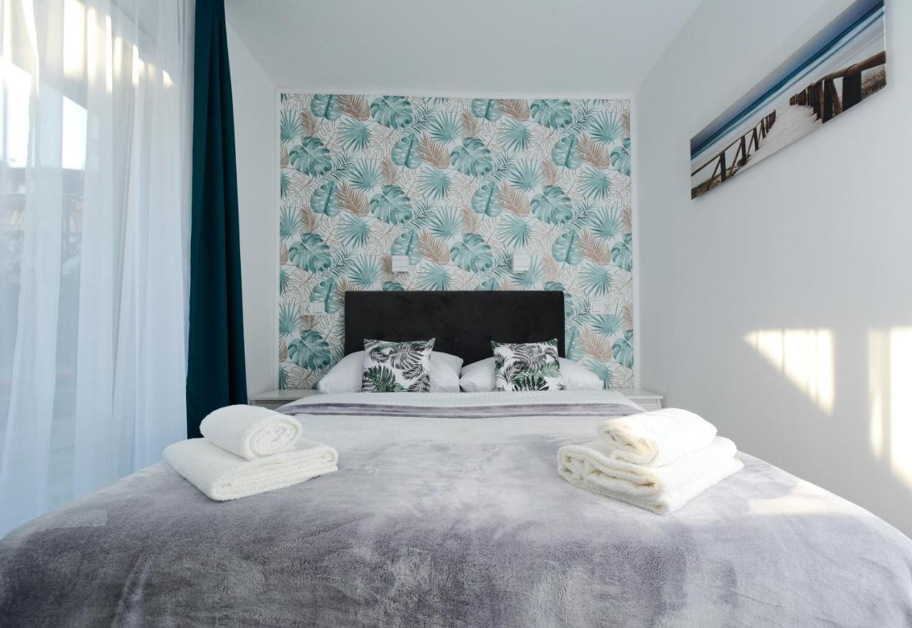 Apartamenty Prestige 莱鲍 外观 照片