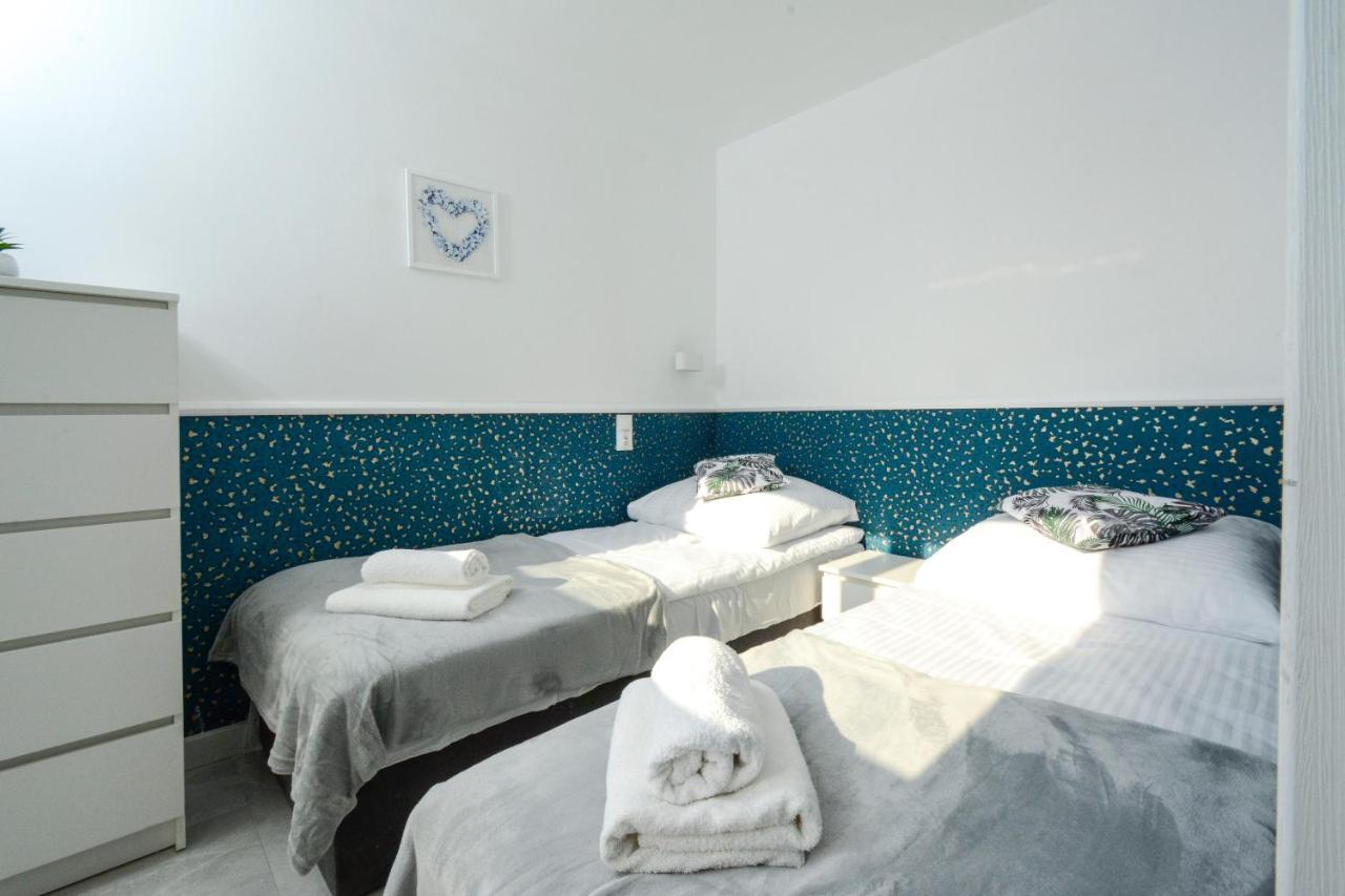 Apartamenty Prestige 莱鲍 外观 照片