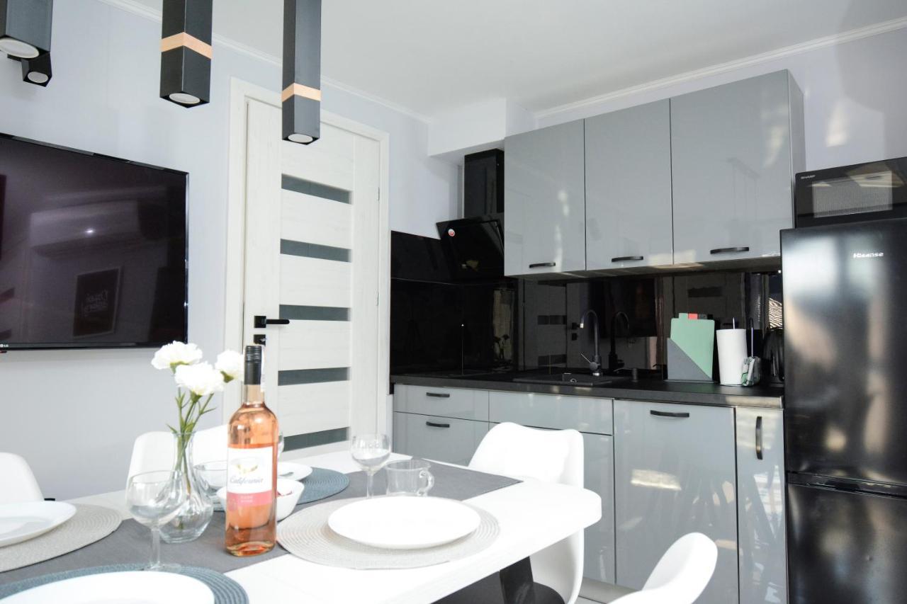 Apartamenty Prestige 莱鲍 外观 照片
