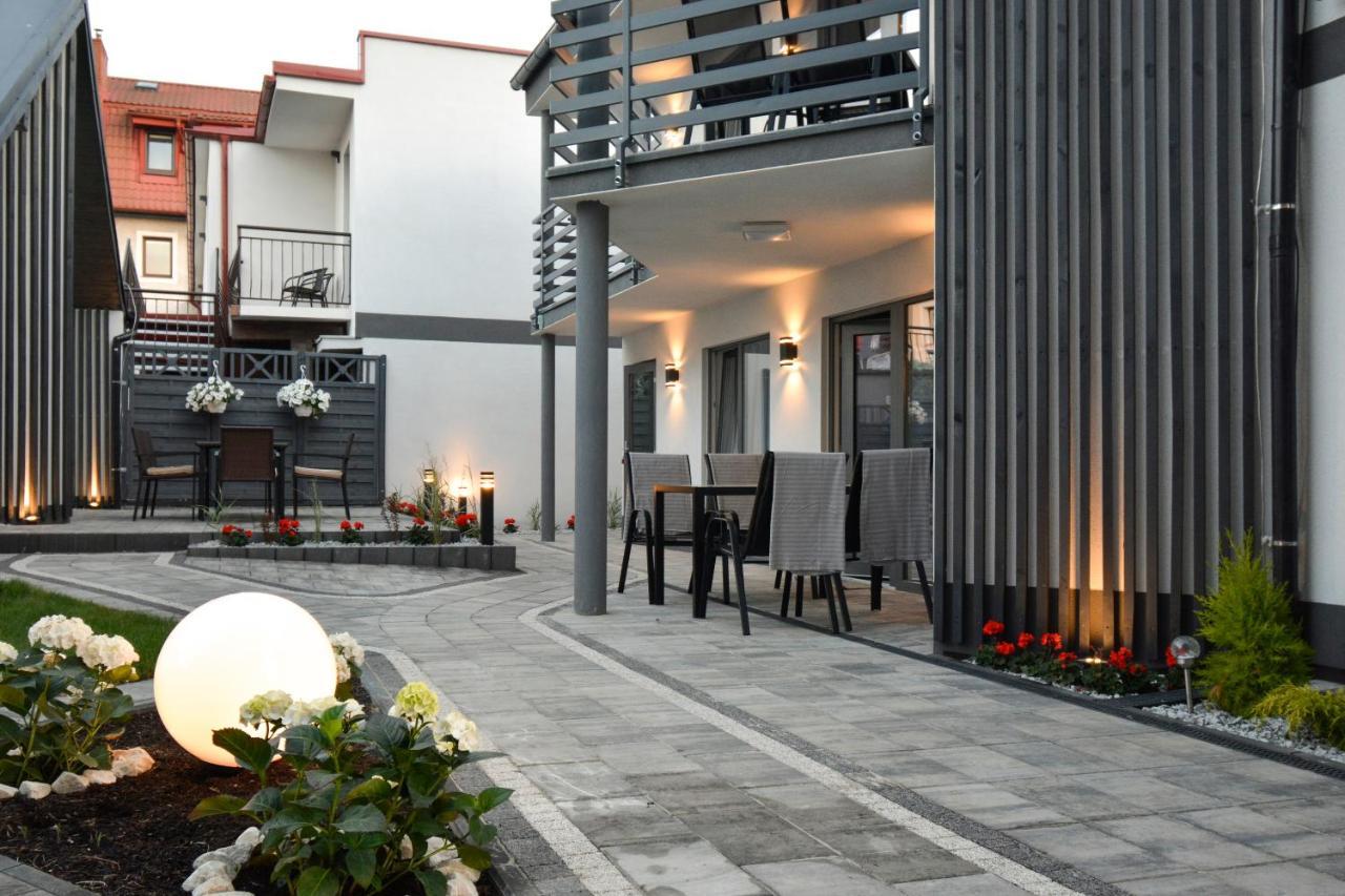 Apartamenty Prestige 莱鲍 外观 照片