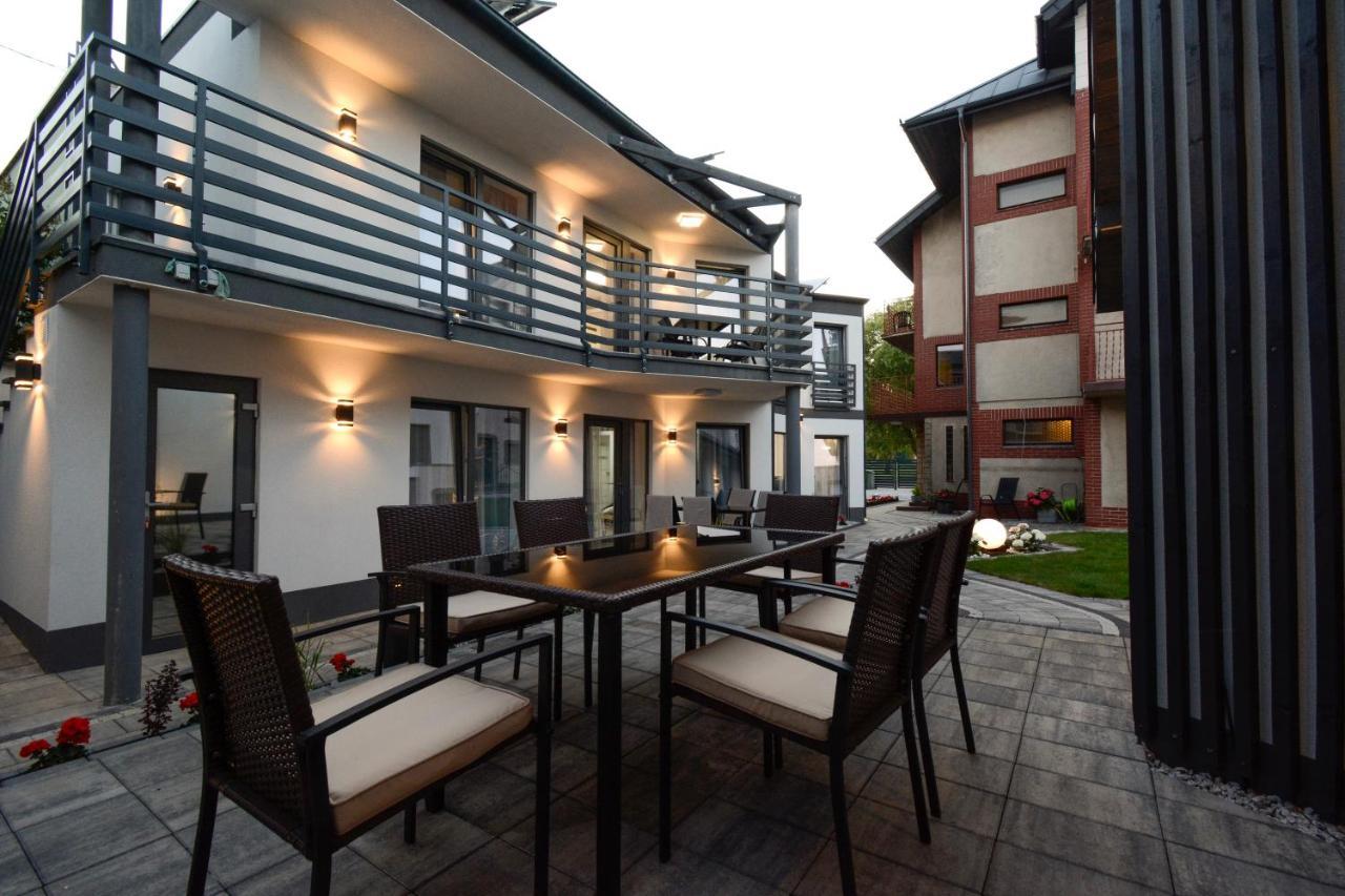 Apartamenty Prestige 莱鲍 外观 照片