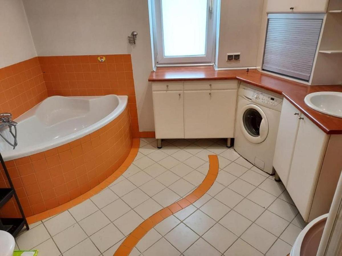 Apartamenty Prestige 莱鲍 外观 照片